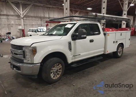 2018 Ford F-350 Chassis Xlt from USA, damaged, VIN 1FD7X3ET3JEB42910